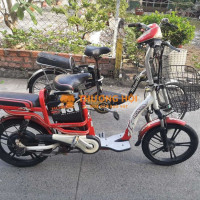 bán 2 xe đạp điện Honda Đỏ Trắng Hư bình