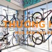 Nhân viên bán hàng xe đạp có chỗ ở