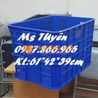 Sọt nhựa trong kho xưởng, sóng nhựa hở, sóng nhựa công nghiệp