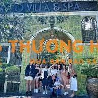 Nhân viên dọn dẹp villa