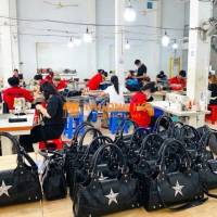 XƯỞNG SẢN XUẤT ĐỒ DA THEO MẪU – GIÚP BẠN DỄ DÀNG MỞ RỘNG KINH DOANH