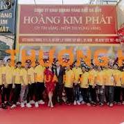 10 Nam 10 Nữ công nhân, ngồi làm trong máy lạnh