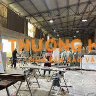 tuyển 2 thợ phụ, 1 Thợ sơn Pu