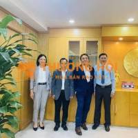 Nhân viên quản lý vận hành văn phòng đại diện