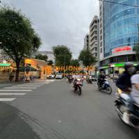 CHO THUÊ NHÀ GÓC 2 MẶT TIỀN VÕ VĂN TẦN . QUẬN 3