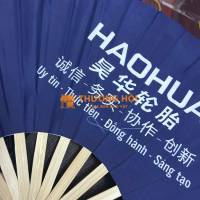 Quạt Xếp In Logo Theo Yêu Cầu – Quà Tặng Doanh Nghiệp Sang Trọng, Quảng Bá Thương Hiệu Hiệu Quả