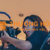 Nữ NV quay dựng video căn bản bằng điện thoại i