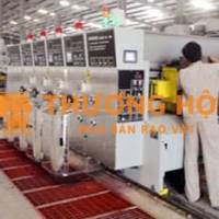 Nhân viên vận hành máy in kĩ thuật số