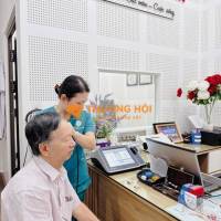 Vì sao nên đeo máy trợ thính 2 tai