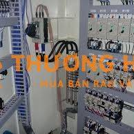 NHÂN VIÊN ĐẤU NỐI TỦ ĐIỆN THỚI AN