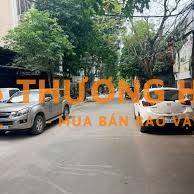 Cho thuê nhà sát Hồ Tây, sát đường Lạc Long Quân, oto đỗ cửa