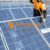 NHÂN VIÊN VẬN HÀNH VÀ BẢO TRÌ ĐIỆN MẶT TRỜI