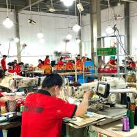 cần tìm quà tặng doanh nghiệp, xưởng sản xất trực tiếp.