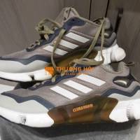 Giày thể thao Adidas