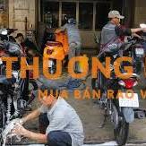 Cần người rửa xe thay dầu xe máy
