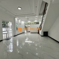 Cho thuê nhà phố nguyên căn 1 trệt, 2 lầu, tiện vừa ở vừa kinh doanh tại Vsip 1, Thuận An, BD