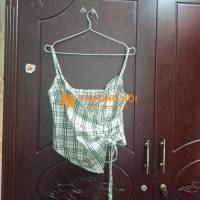 Áo croptop caro vải, màu kem đen