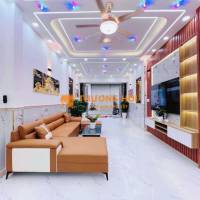 Nhà mới full nt đường 8m- 70m2-3tang Bùi Văn Ngữ Q12 ,sát Ngã 3 Đông Quang - 6 tỷ nhỉnh 0932030061