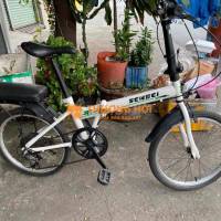 xe đạp gấp màu trắng