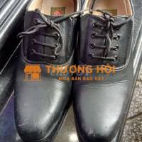 Giày size 38 .