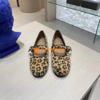 Giày bupbe da báo size 38