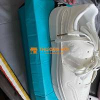 Giày thể thao trắng da tổng hợp cỡ 43