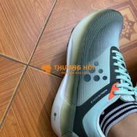 giày chạy 41 đeo chạy thử bị rộng nên cần pasa ạ