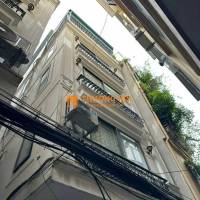 Gia đình tôi cần bán nhà đẹp ở luôn ngõ 101 Thanh Nhàn, 40m2, 5 tầng, 6 phòng ngủ giá 12.2 tỷ