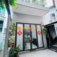Bán nhà 3pn 3 wc 3 tầng sân thượng nhà mới dọn vào ở Nguyễn Thị Tần