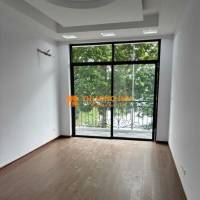 Lĩnh Nam Nhà Phân Lô 5 tầng, 2 mặt thoáng. View Hồ Thế Đất Vượng Khí, Tài Lộc Hưng Thịnh!