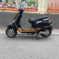 Xe máy điện màu đen hiệu Venus LX