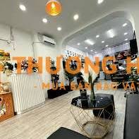 Tuyển thợ nữ làm cho tiệm tóc nam lâu năm tại Quận 3