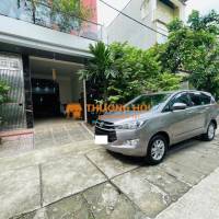 Tôi cần bán chiếc xe ô tô Toyota Innova 2.0E 2020
