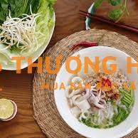 cần người phụ múc hủ tiếu
