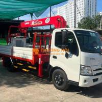 XE CẨU HINO 2,49 TẤN THUNG 5M - CÓ RỔ NÂNG NGƯỜI