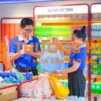 NHÂN VIÊN BÁN HÀNG CỬA HẰNG VINAMILK VĨNH LONG