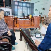 Chăm sóc đôi tai nghe kém ngay tại nhà