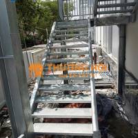 Mẫu Cầu Thang Sắt Thoát Hiểm Tại TPHCM