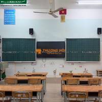 Bảng Trượt Giấu Ray 2 Cánh Viết Phấn Kẻ Ô Ly Tập Học Sinh