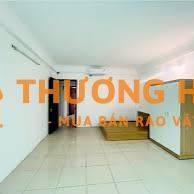 889 Quang Trung- ô tô đỗ cửa. Gần Đại Nam