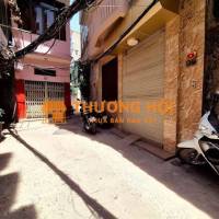 Cho thuê nhà nguyên căn 60m2 x 3 tầng ngõ tô hoàng