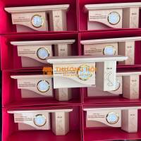KỆ GỖ ĐỰNG CARD VISIT & BÚT KHẮC LOGO – TINH TẾ TRÊN TỪNG BÀN LÀM VIỆC