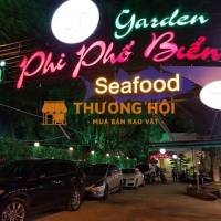 NHÀ HÀNG PHI PHỐ BIỂN THÔNG BÁO TUYỂN DỤNG KẾ TOÁN, NHÂN VIÊN PHỤC VỤ