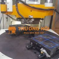 Nhân viên vận hành máy ép nhựa (NV Kỷ thuật thợ chỉnh sữa máy ép nhựa)