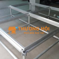 Lao động phổ thông lắp ráp khung nhôm