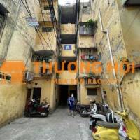 Bán căn hộ tầng 2 mặt phố Giảng Võ, diện tích 60m2, 2 phòng ngủ 1 PK