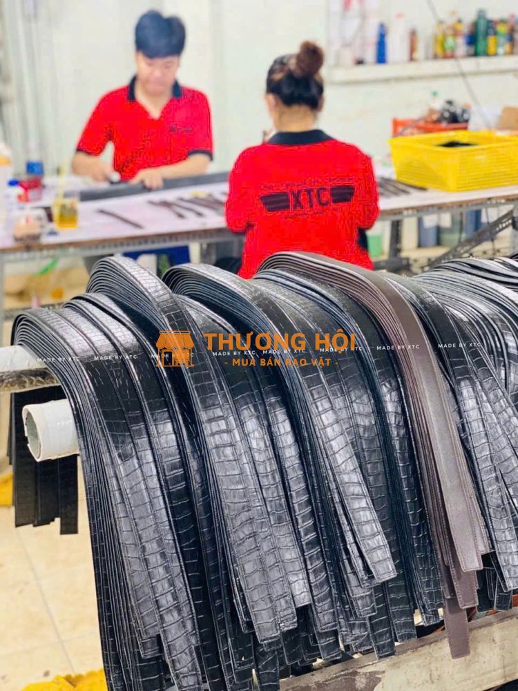 Tìm xưởng sản xuất quà tặng doanh nghiệp đồ da,theo yêu cầu.