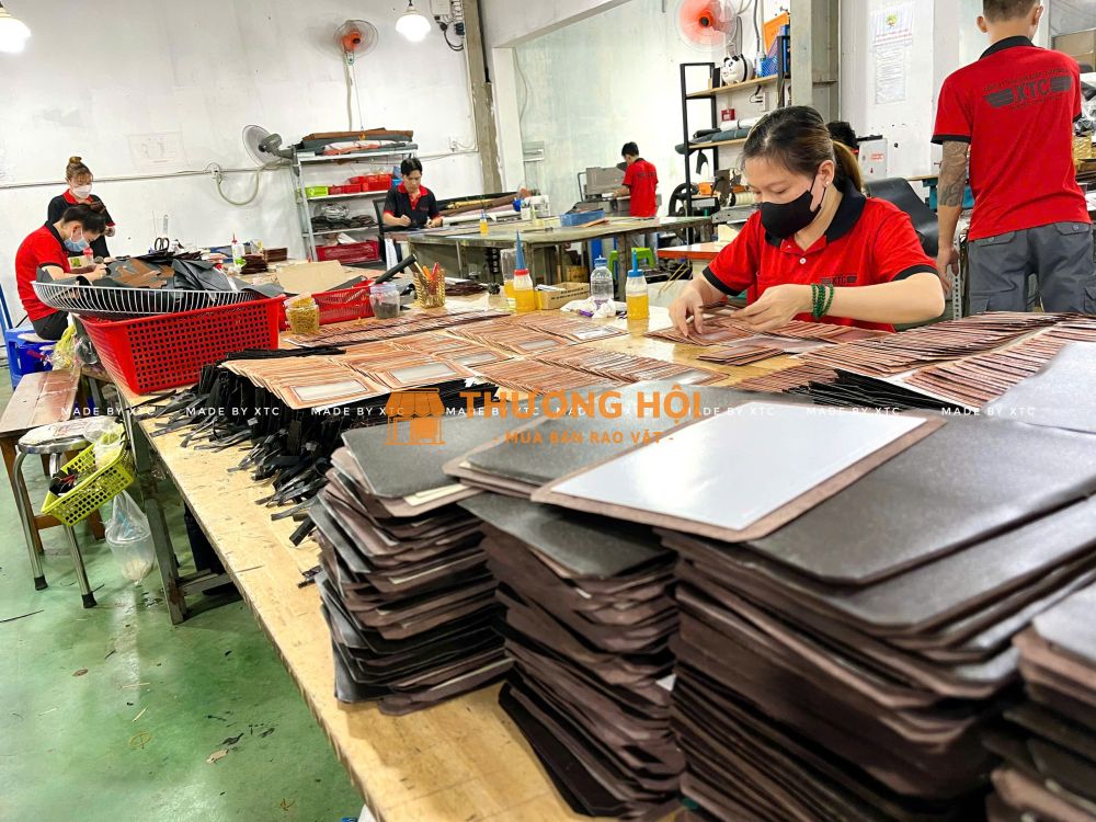 Tìm xưởng sản xuất, gia công quà tặng theo yêu cầu
