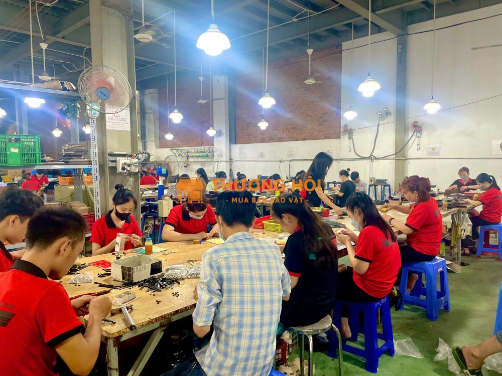 tìm sỉ ví da giá tận xưởng, hàng có sẵn, vốn thấp