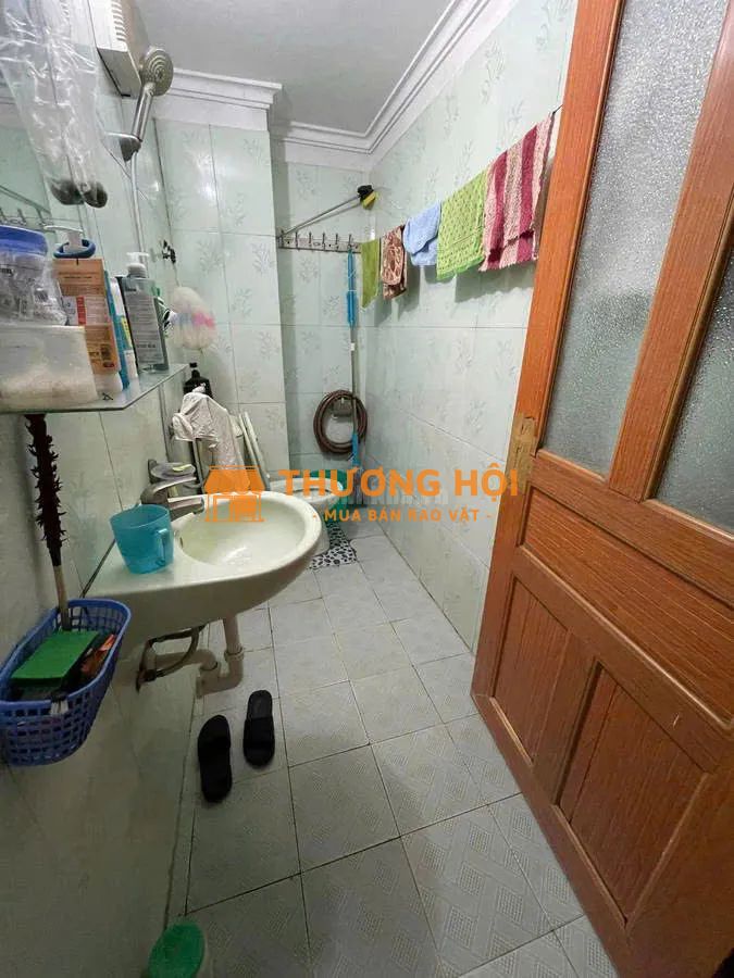 Bán nhà mặt phố siêu đẹp Cầu Giấy - Kinh doanh sầm uất - Oto đỗ cửa